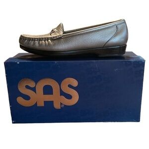 SAS Metro Womens Leather Loafer - size 7.5W